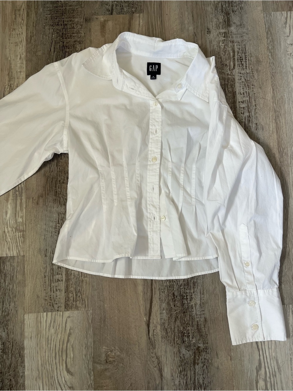 gap cinched waist button down
